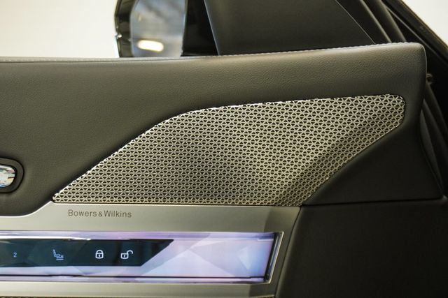 2023 BMW 7 Series 760i xDrive - 23081037 - 24