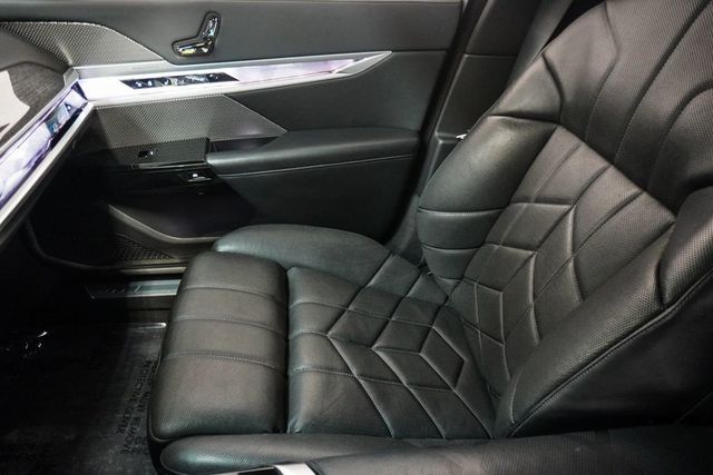 2023 BMW 7 Series 760i xDrive - 23081037 - 30