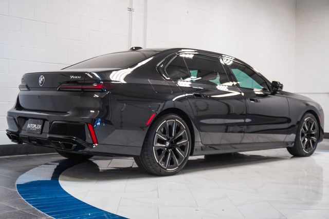 2023 BMW 7 Series 760i xDrive - 23081037 - 33