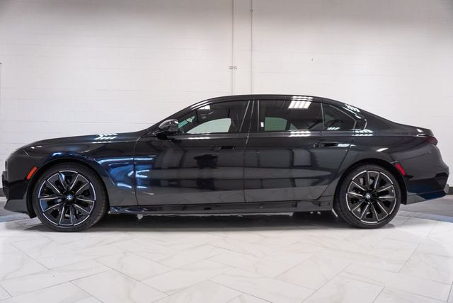 2023 BMW 7 Series 760i xDrive - 23081037 - 35