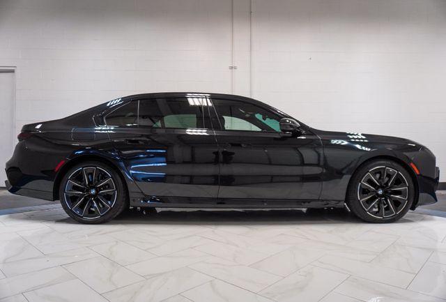 2023 BMW 7 Series 760i xDrive - 23081037 - 36