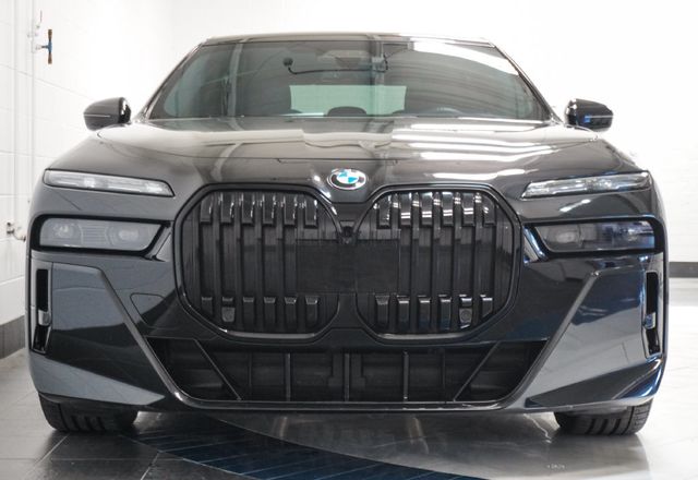 2023 BMW 7 Series 760i xDrive - 23081037 - 37