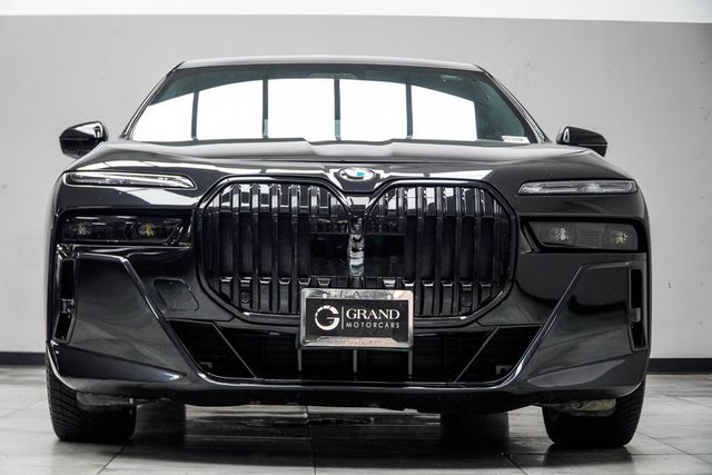 2023 BMW 7 Series 760i xDrive - 23066674 - 9