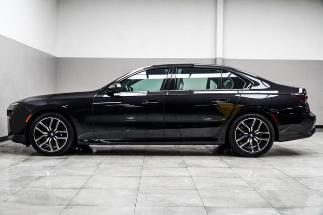 2023 BMW 7 Series 760i xDrive - 23066674 - 11