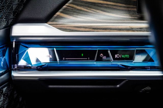 2023 BMW 7 Series 760i xDrive - 23066674 - 33
