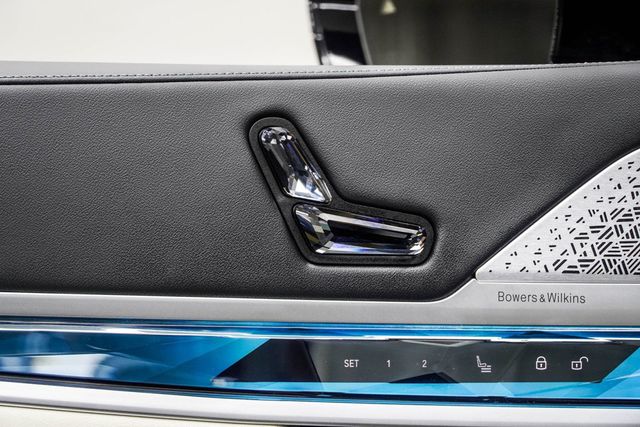 2023 BMW 7 Series 760i xDrive - 23066674 - 37