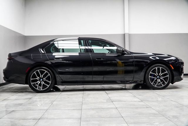 2023 BMW 7 Series 760i xDrive - 23066674 - 6