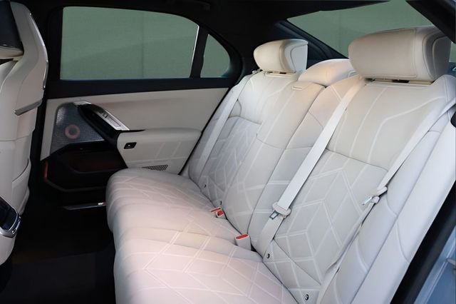 2023 BMW 7 Series 760i xDrive - 22992396 - 12