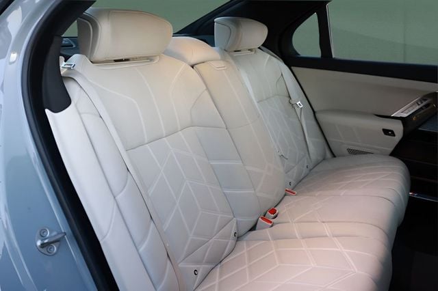 2023 BMW 7 Series 760i xDrive - 22992396 - 14