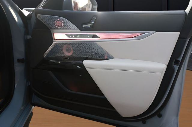 2023 BMW 7 Series 760i xDrive - 22992396 - 19