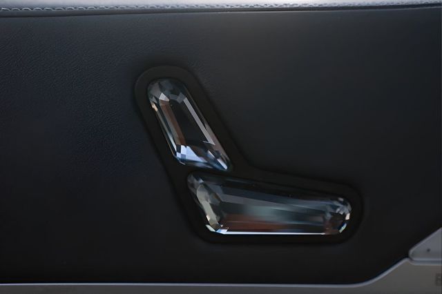 2023 BMW 7 Series 760i xDrive - 22992396 - 26