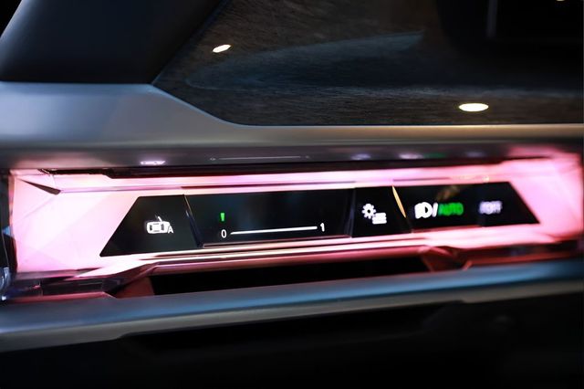 2023 BMW 7 Series 760i xDrive - 22992396 - 28