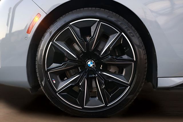 2023 BMW 7 Series 760i xDrive - 22992396 - 30