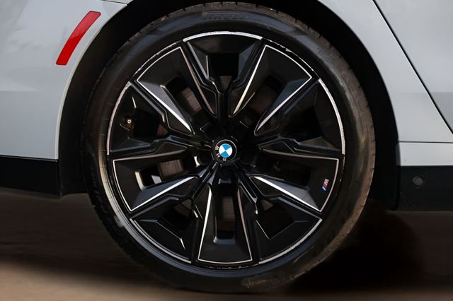 2023 BMW 7 Series 760i xDrive - 22992396 - 37