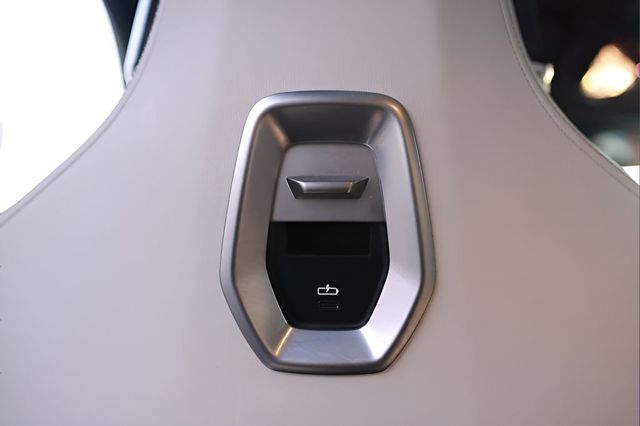 2023 BMW 7 Series 760i xDrive - 22992396 - 44