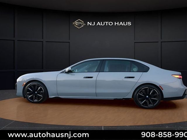 2023 BMW 7 Series 760i xDrive - 22992396 - 5