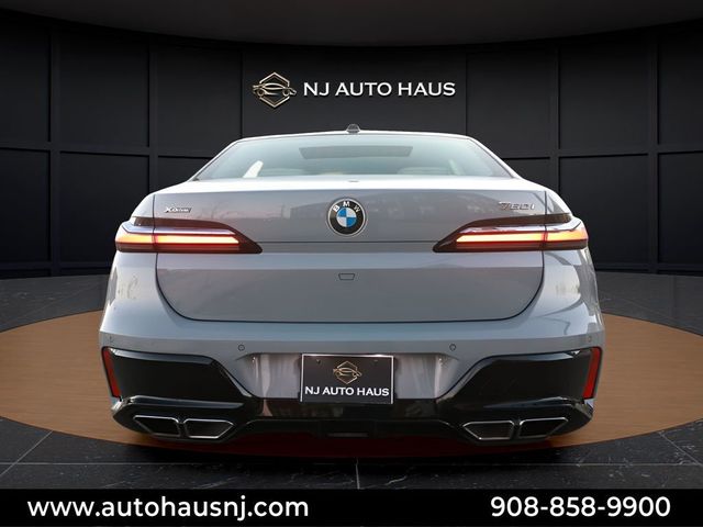 2023 BMW 7 Series 760i xDrive - 22992396 - 7