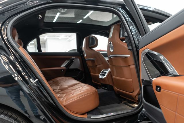 2023 BMW 7 Series 760i xDrive - 23027851 - 12