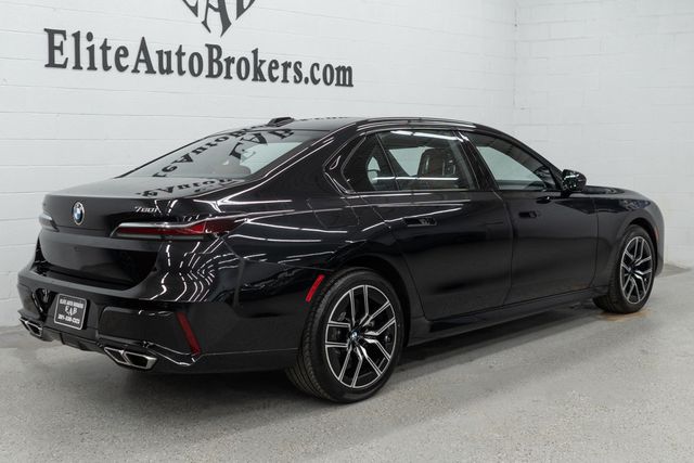 2023 BMW 7 Series 760i xDrive - 23027851 - 5
