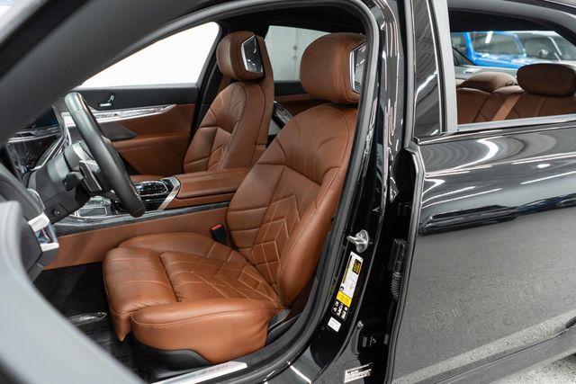 2023 BMW 7 Series 760i xDrive - 23027851 - 8