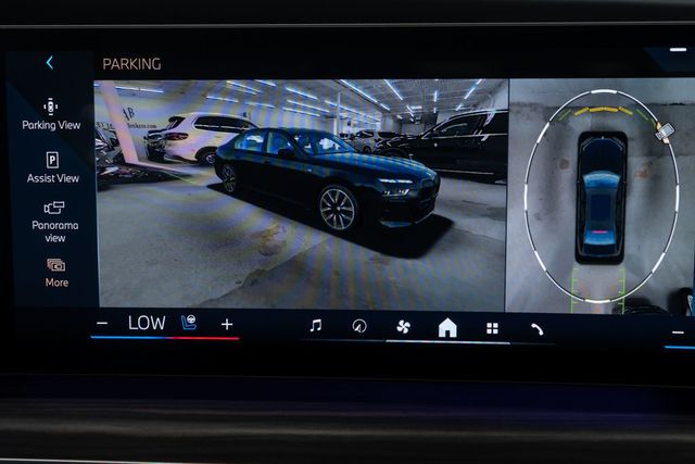 2023 BMW 7 Series 760i xDrive - 23078583 - 27