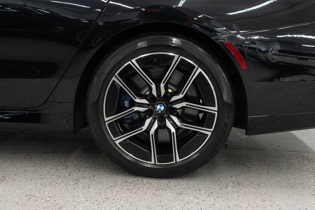 2023 BMW 7 Series 760i xDrive - 23078583 - 45