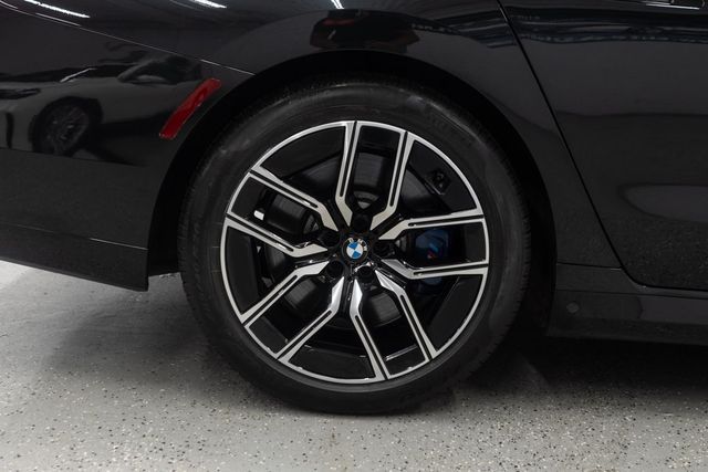 2023 BMW 7 Series 760i xDrive - 23078583 - 46
