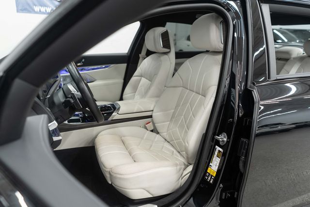 2023 BMW 7 Series 760i xDrive - 23078583 - 6
