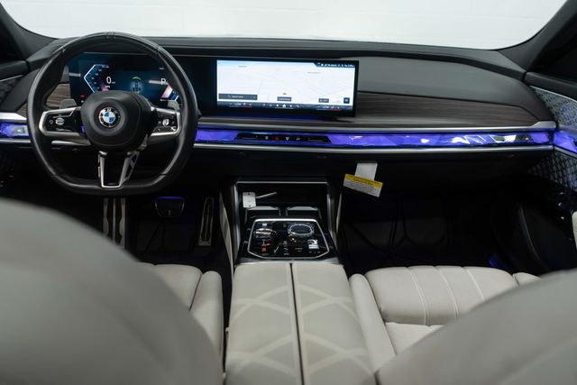 2023 BMW 7 Series 760i xDrive - 23078583 - 7
