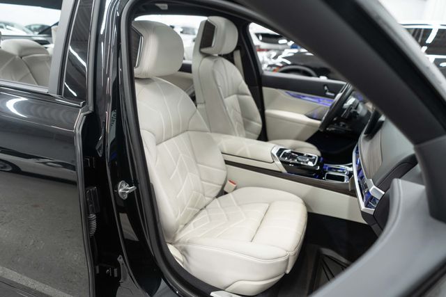 2023 BMW 7 Series 760i xDrive - 23078583 - 8