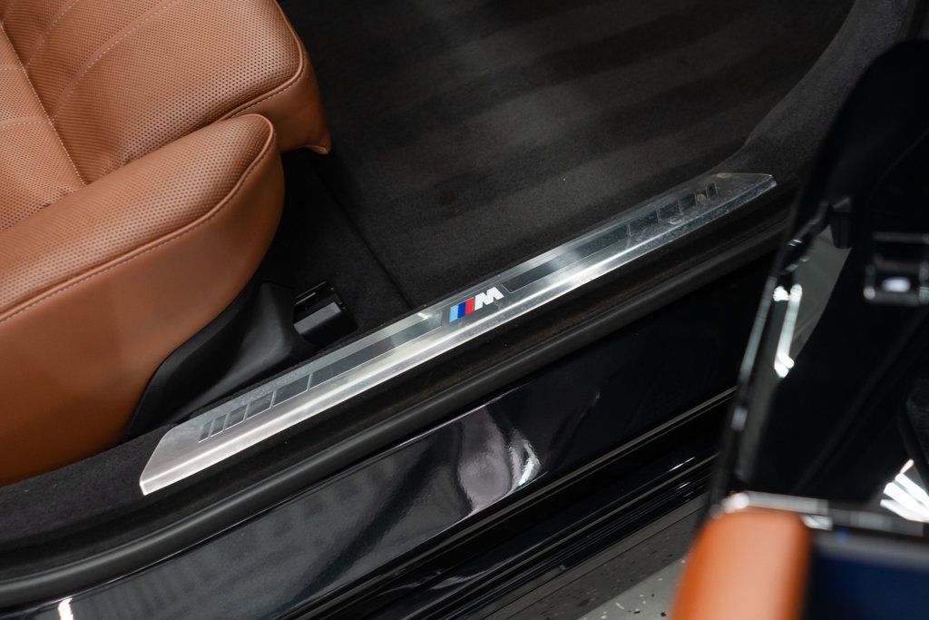 BMW 7 Series photo 17