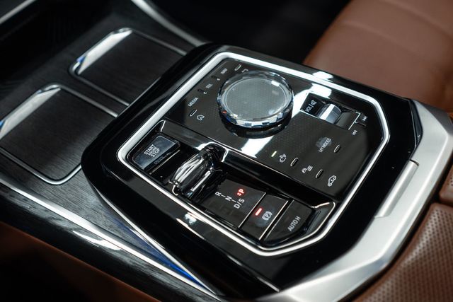 2023 BMW 7 Series 760i xDrive - 23080315 - 22