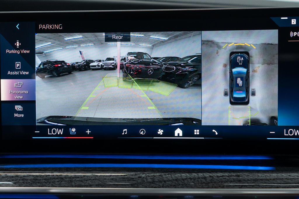 BMW 7 Series photo 25