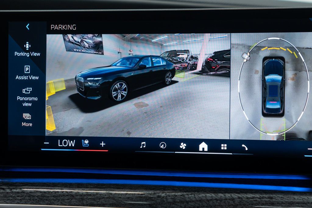 BMW 7 Series photo 27