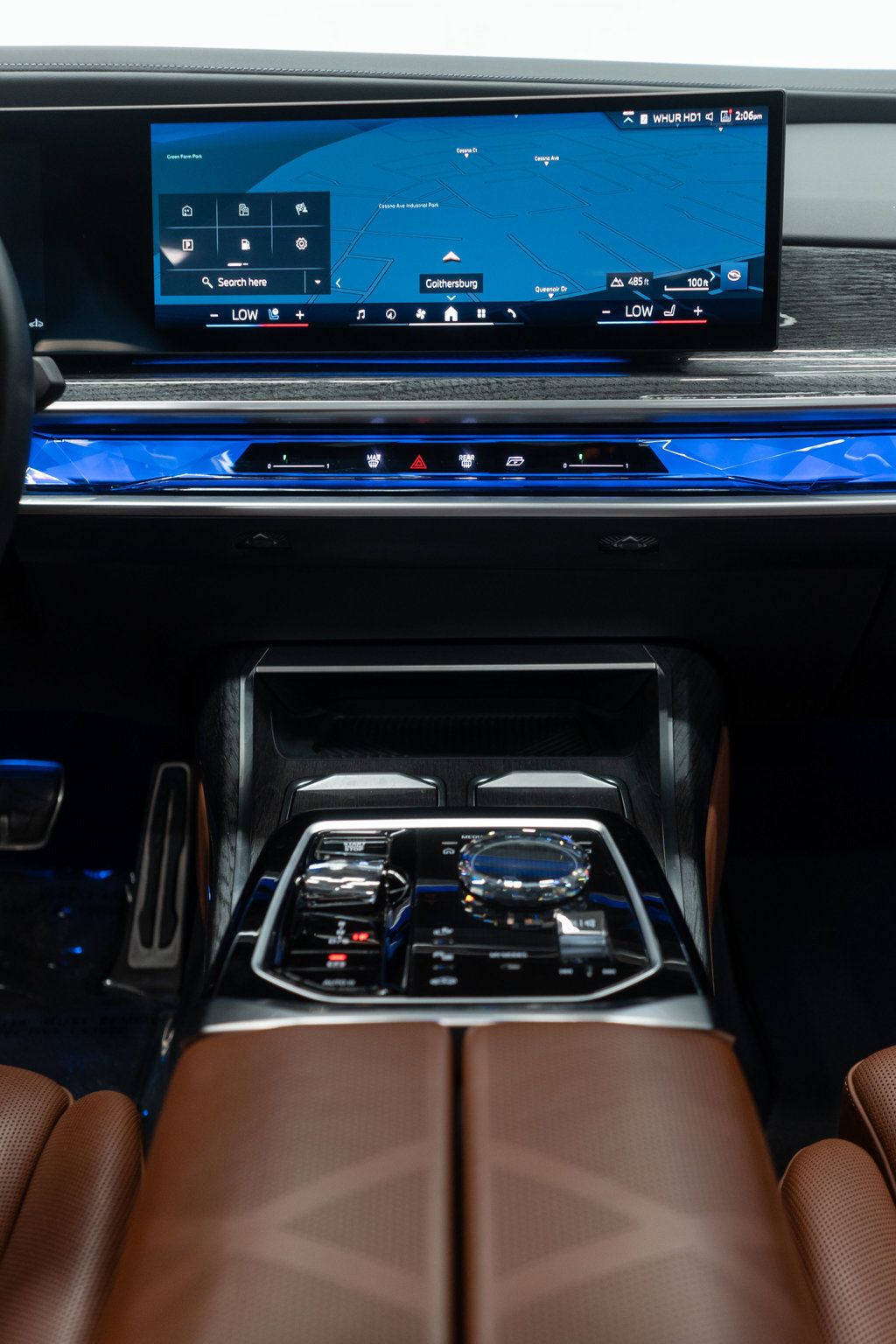 BMW 7 Series photo 34
