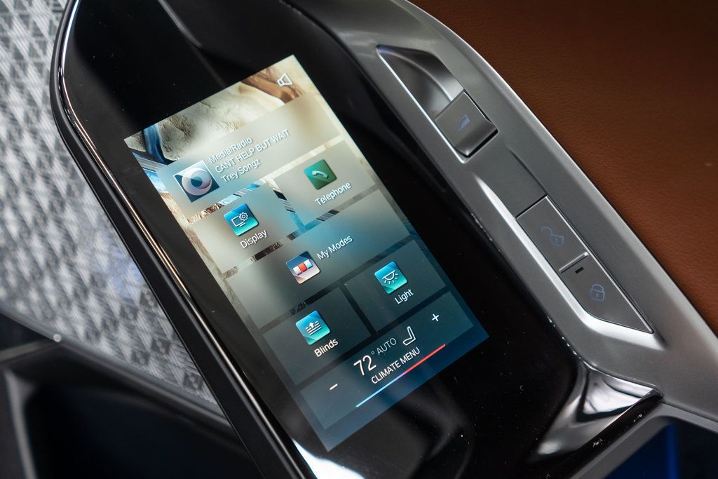 BMW 7 Series photo 36