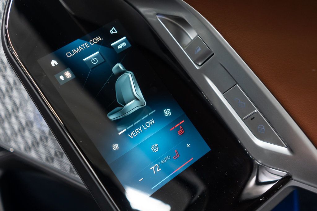 BMW 7 Series photo 37
