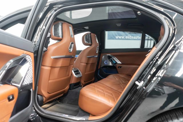 2023 BMW 7 Series 760i xDrive - 23080315 - 37