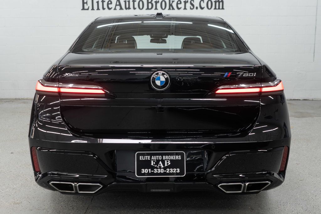 BMW 7 Series photo 4