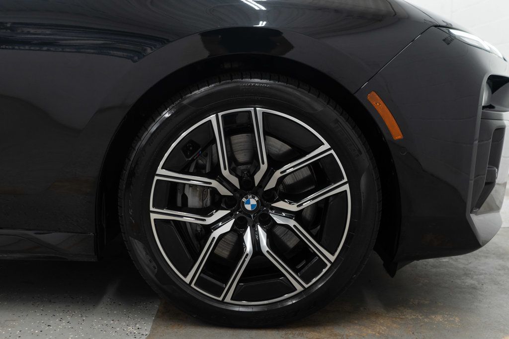 BMW 7 Series photo 44