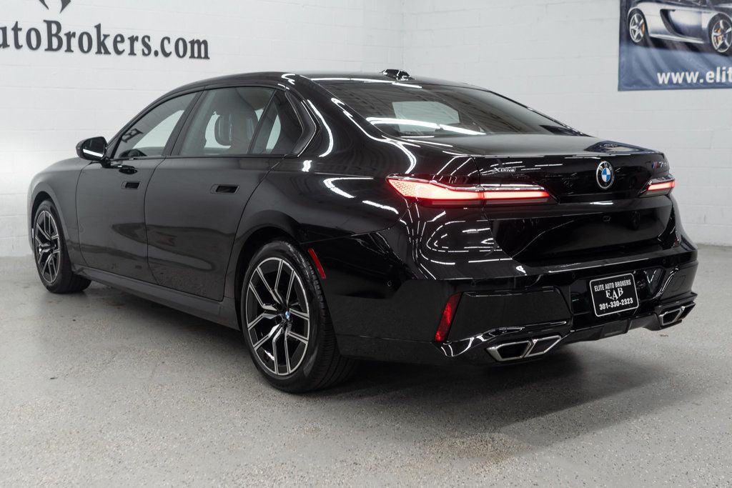 BMW 7 Series photo 46
