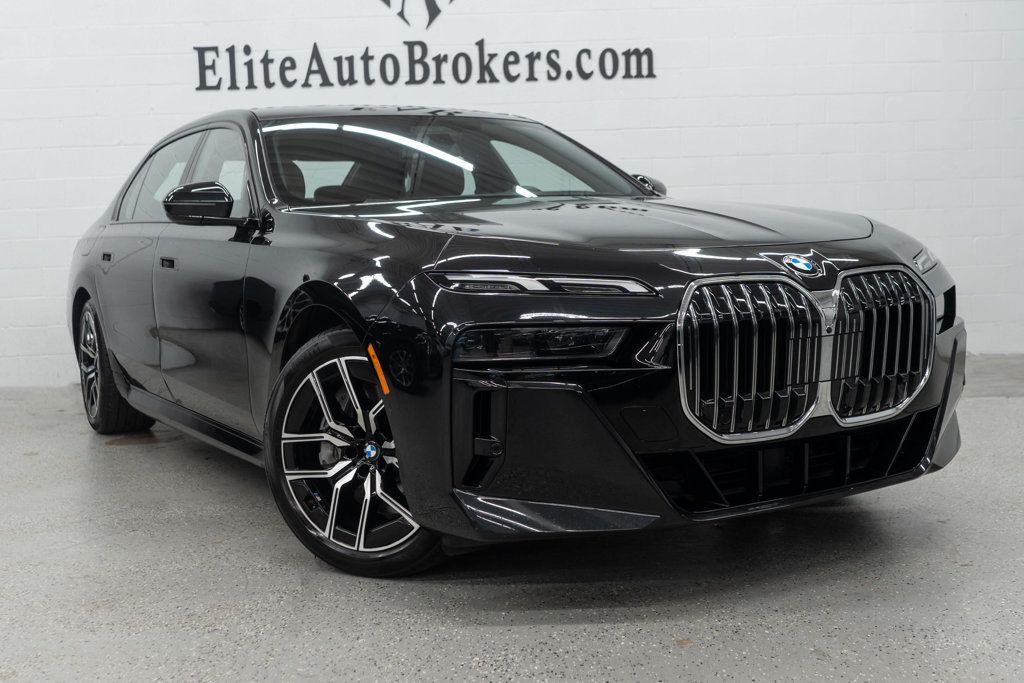 BMW 7 Series photo 7