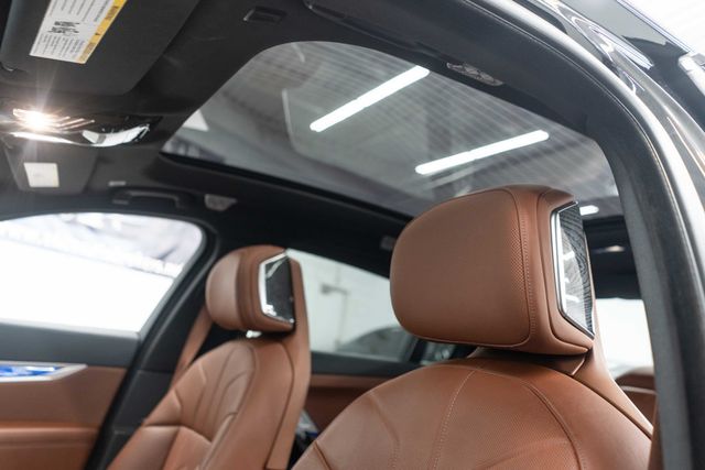 2023 BMW 7 Series 760i xDrive - 23080315 - 7