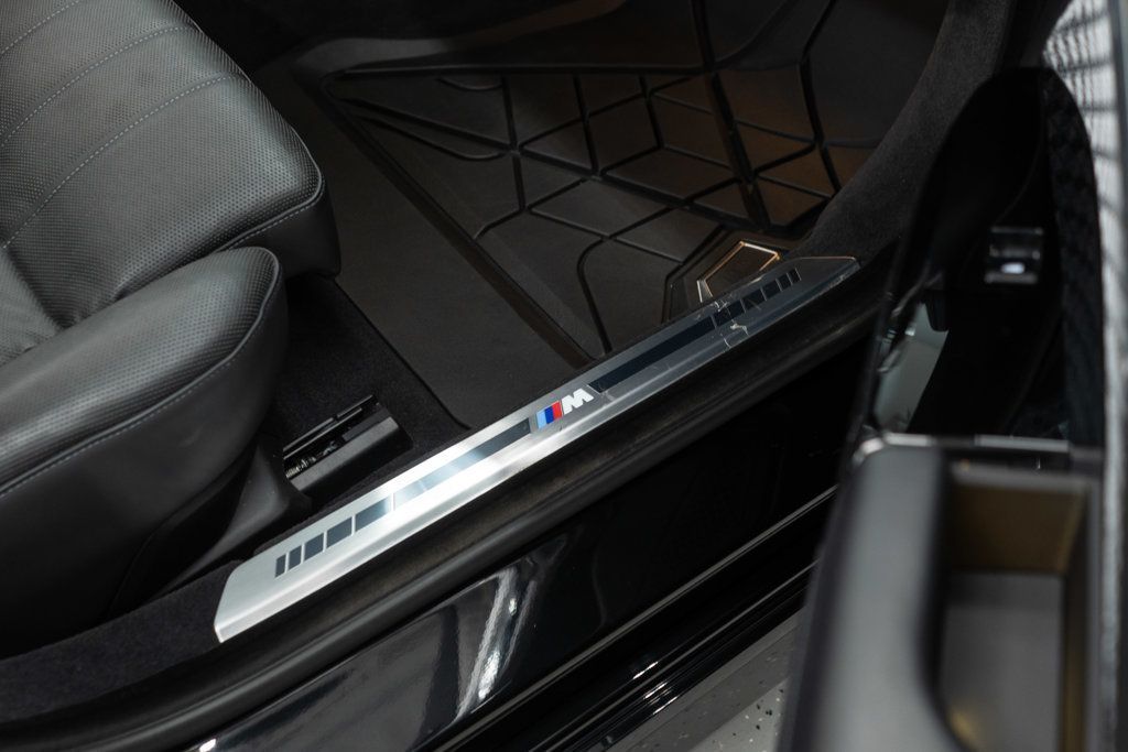 BMW 7 Series photo 12