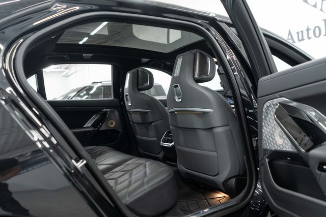 2023 BMW 7 Series 760i xDrive - 23093126 - 13