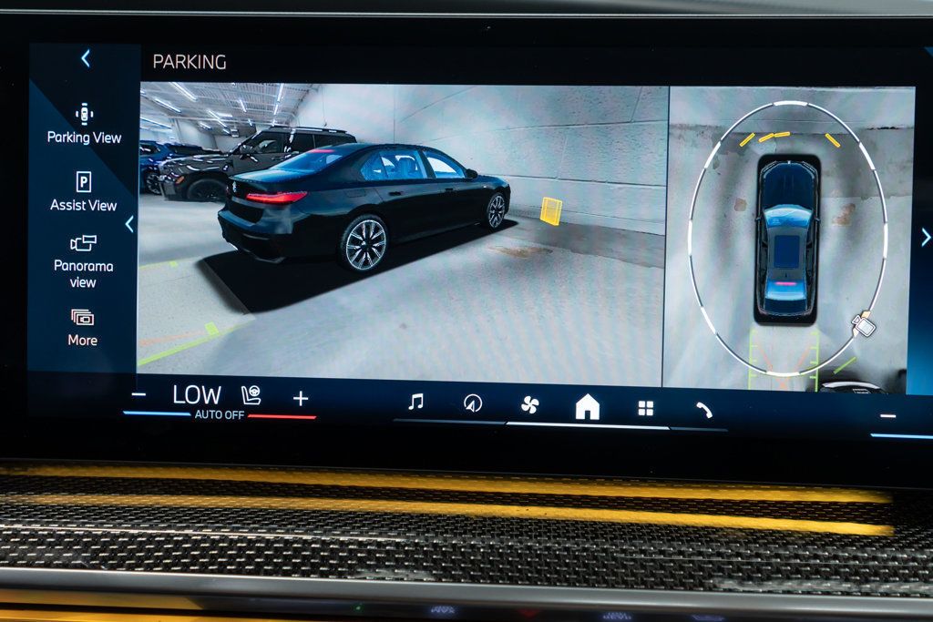 BMW 7 Series photo 28