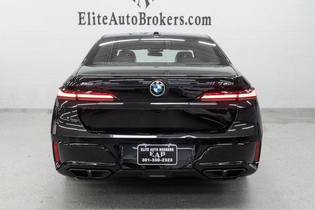 BMW 7 Series photo 4
