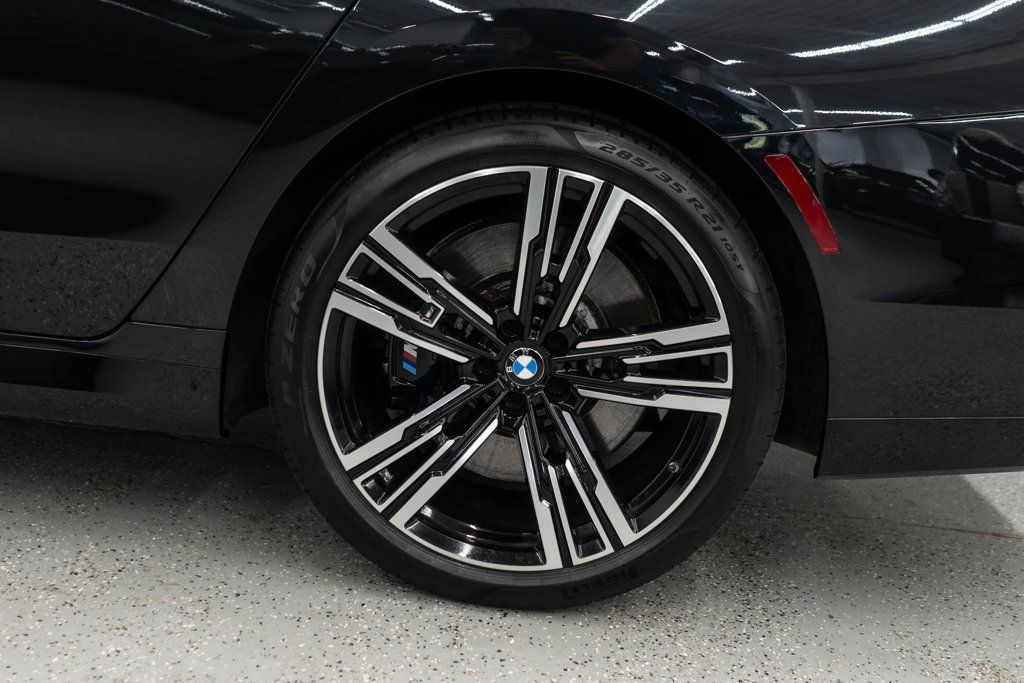BMW 7 Series photo 44