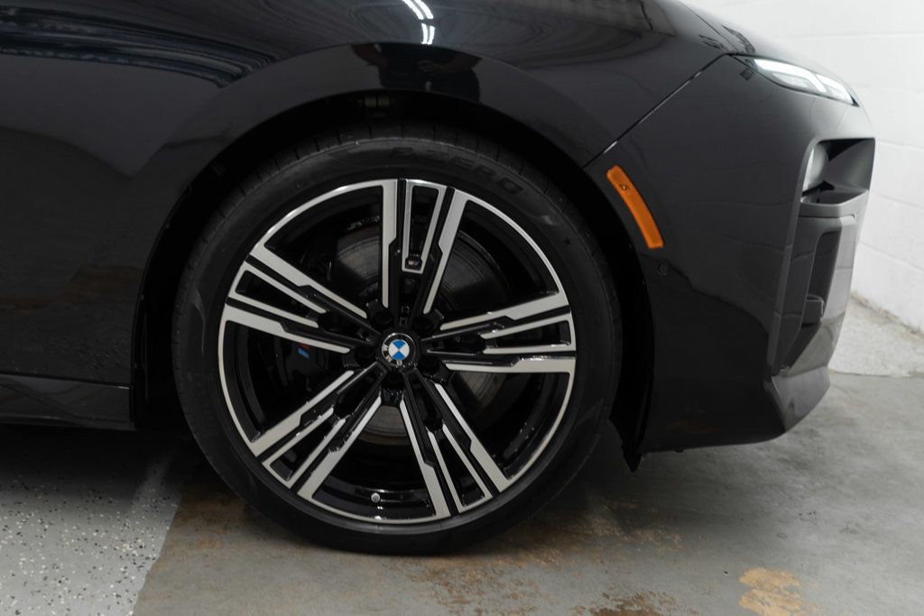 BMW 7 Series photo 46