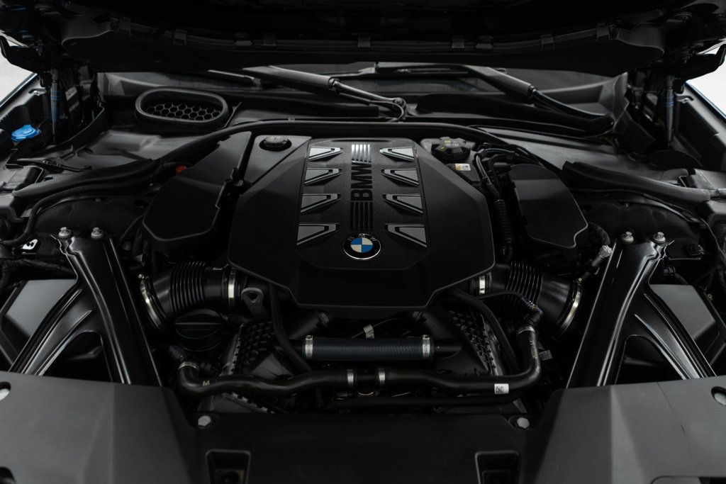 BMW 7 Series photo 47